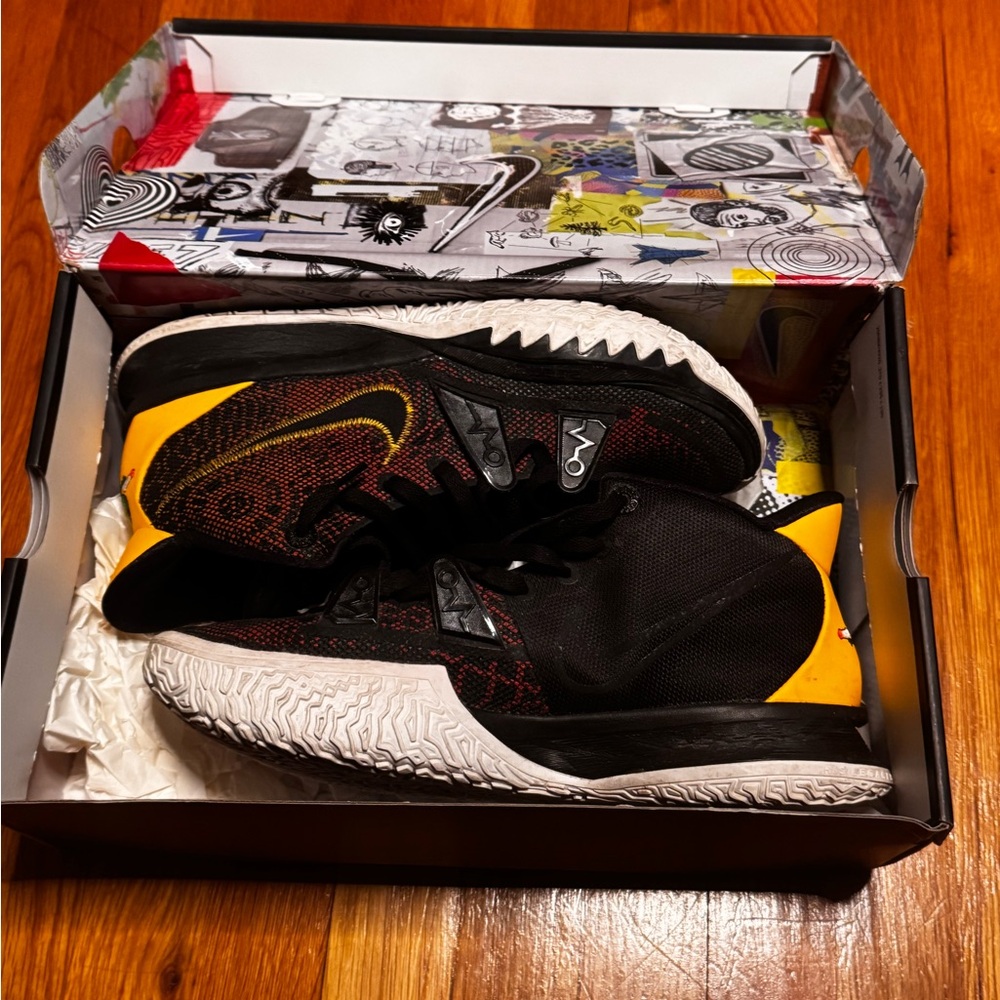 Nike Kids Black and Yellow Sneakers
